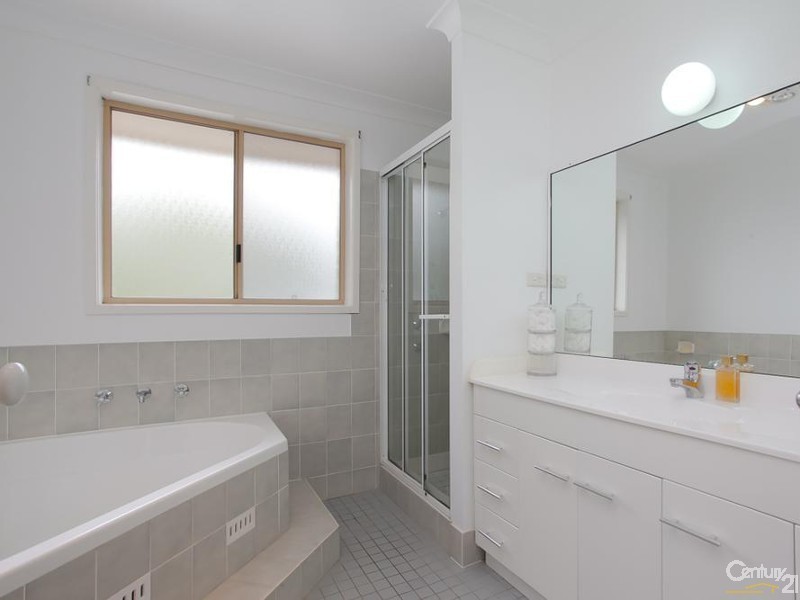 7 Clearbrook Close, Eleebana NSW 2282