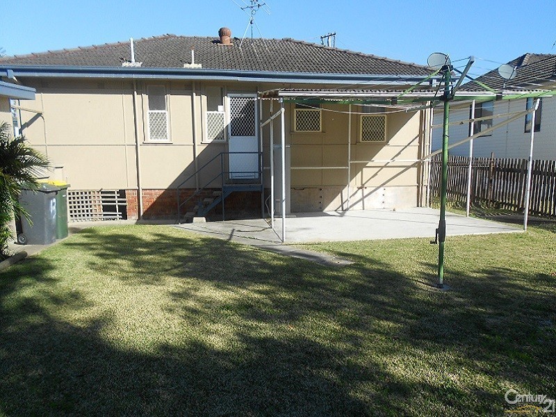 13 Teak Street, Gateshead NSW 2290