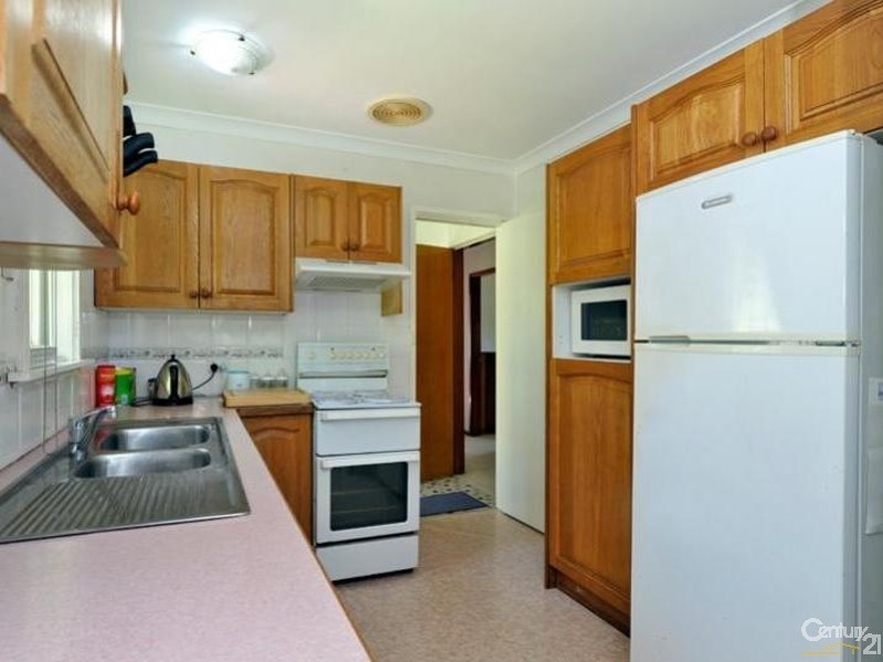 19 Coral Crescent, Gateshead NSW 2290