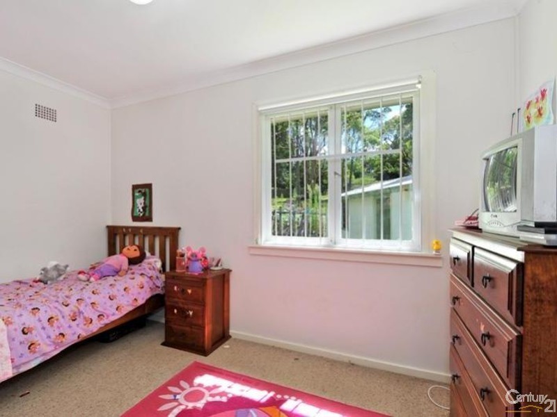 19 Coral Crescent, Gateshead NSW 2290