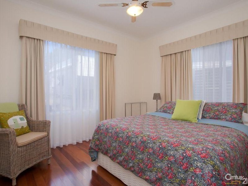 25 Kendall Street, Charlestown NSW 2290