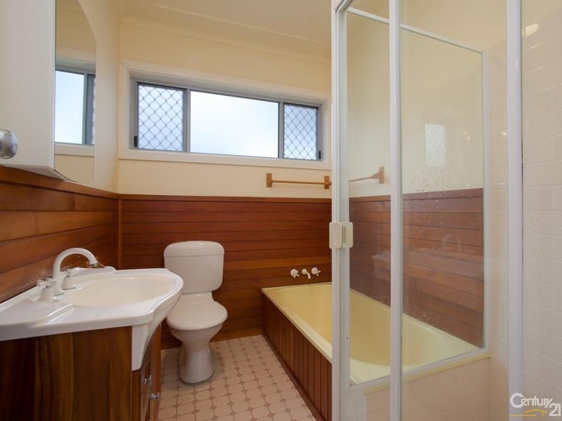 18 Crescent Road, Charlestown NSW 2290
