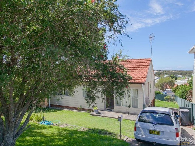 12 Chief Street, Belmont North NSW 2280