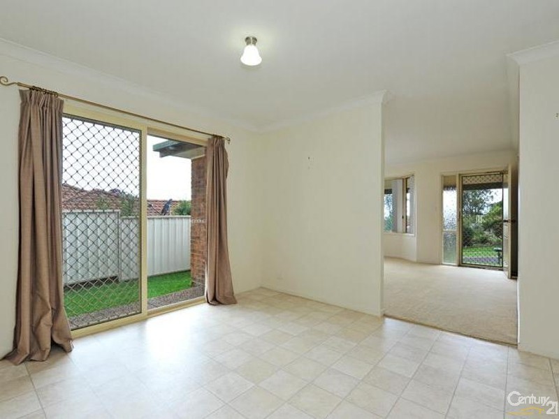 1/12 Deal Street, Mount Hutton NSW 2290