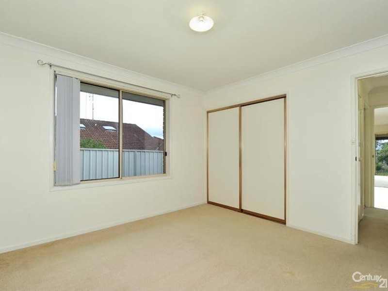 1/12 Deal Street, Mount Hutton NSW 2290