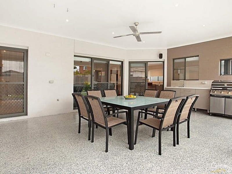 3 Rushland Drive, Fern Bay NSW 2295