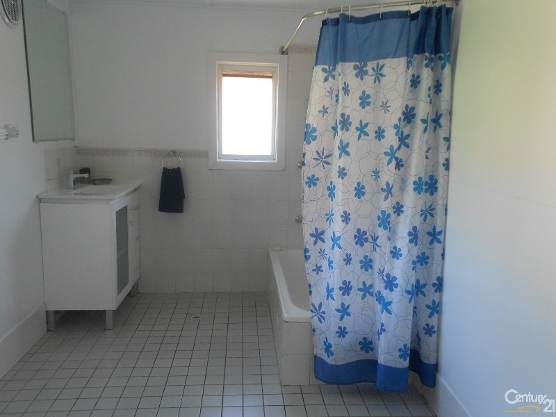 30 Robb Street, Belmont NSW 2280