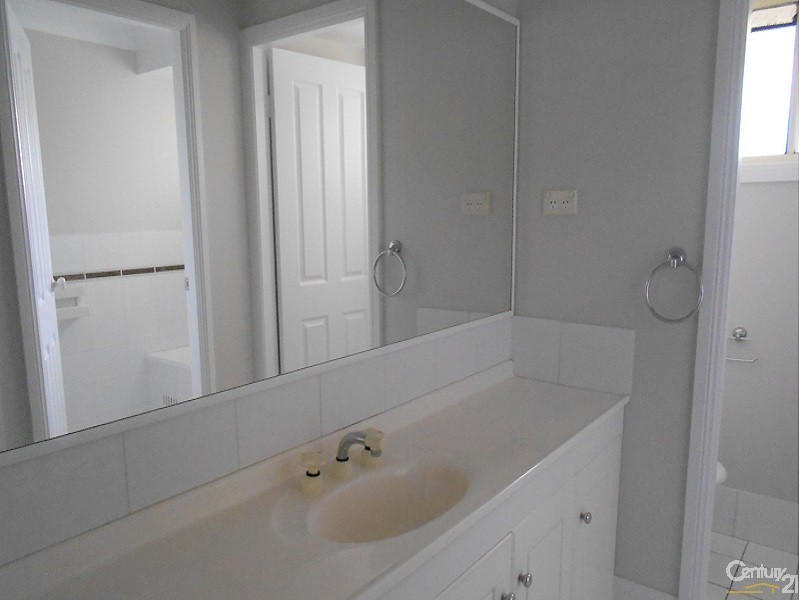 2/79 Bambara Close, Lambton NSW 2299