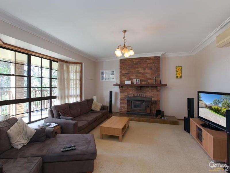 10 Lampeter Close, Mount Hutton NSW 2290