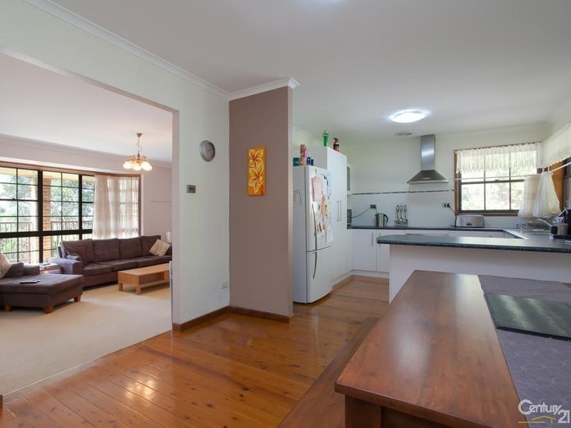10 Lampeter Close, Mount Hutton NSW 2290