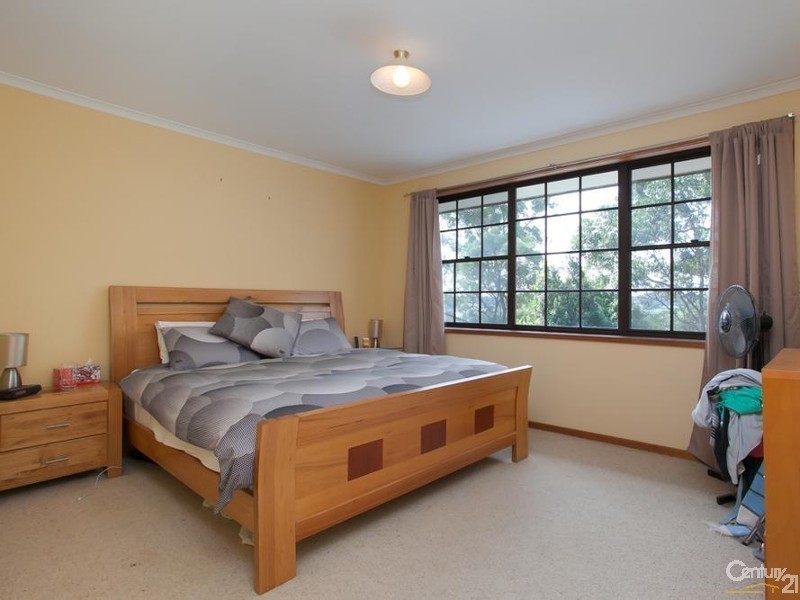 10 Lampeter Close, Mount Hutton NSW 2290