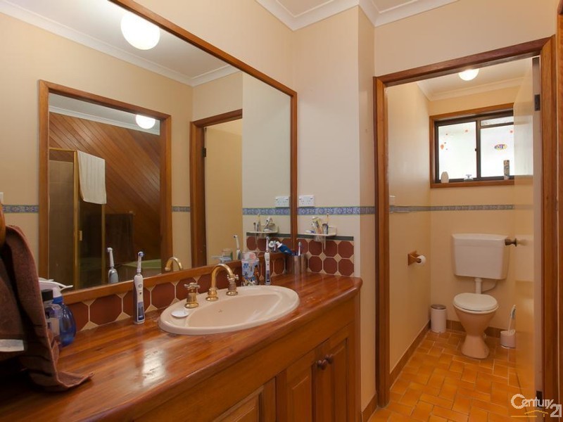 10 Lampeter Close, Mount Hutton NSW 2290