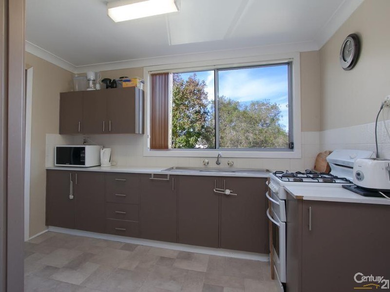 47 Beath Crescent, Kahibah NSW 2290