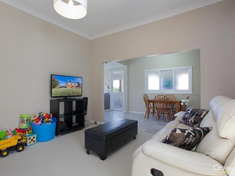 47 Beath Crescent, Kahibah NSW 2290