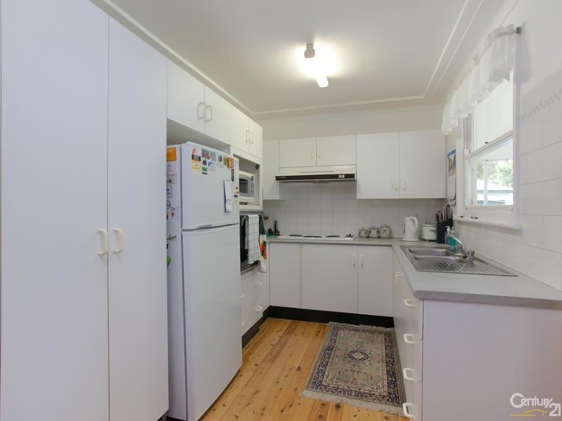 3 Croudace Bay Road, Belmont NSW 2280