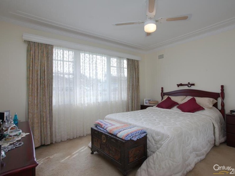 3 Croudace Bay Road, Belmont NSW 2280