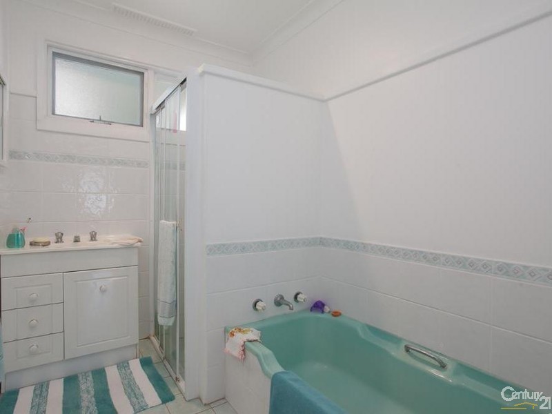 3 Croudace Bay Road, Belmont NSW 2280