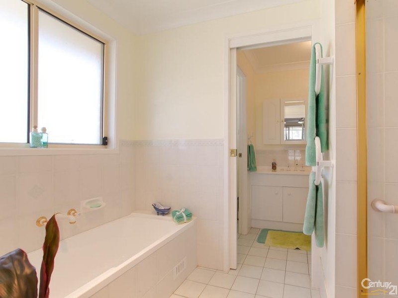 57 Hilldale Drive, Cameron Park NSW 2285