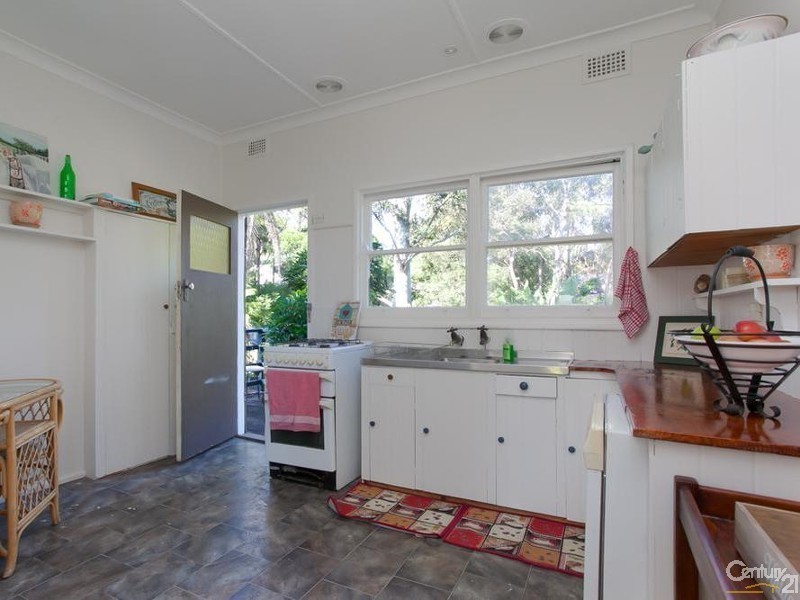 18 Albert Street, Tingira Heights NSW 2290