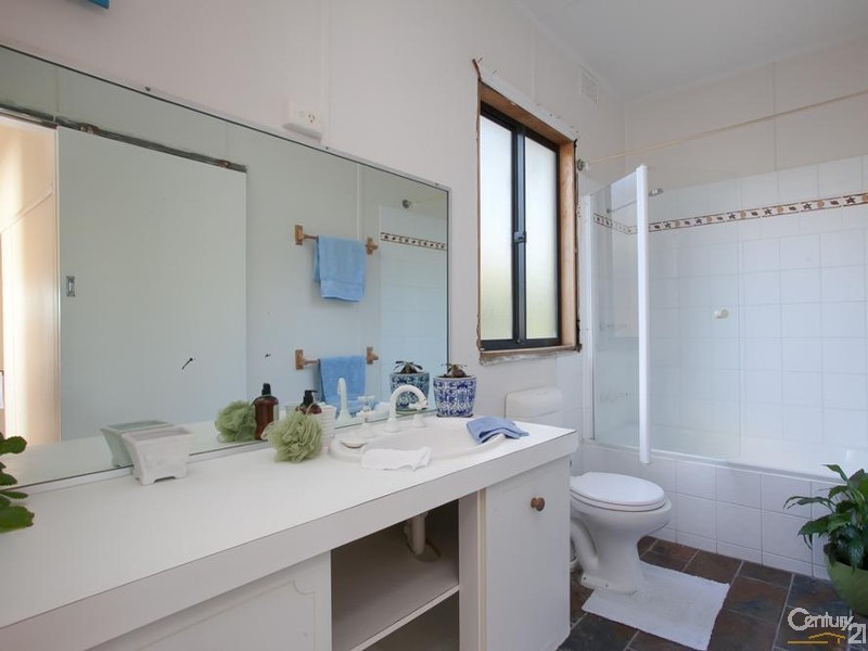 18 Albert Street, Tingira Heights NSW 2290