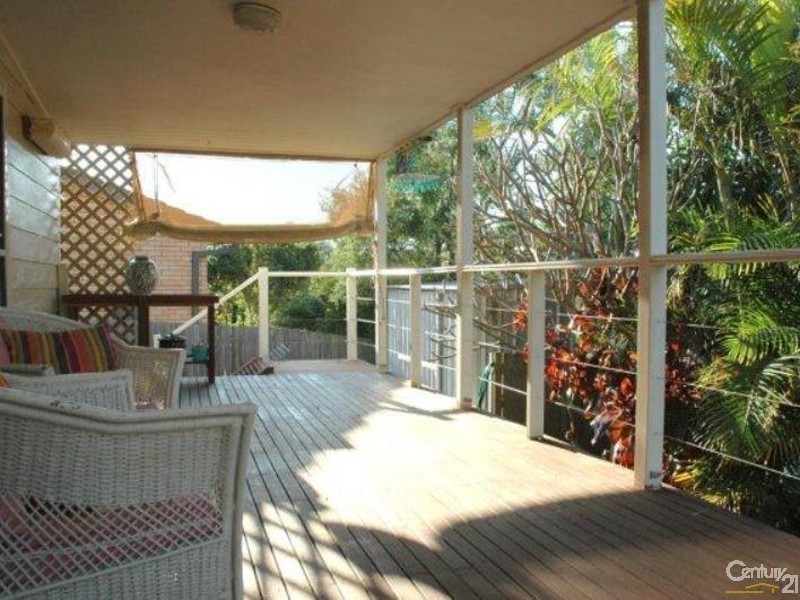 1 Robertson Road, Valentine NSW 2280