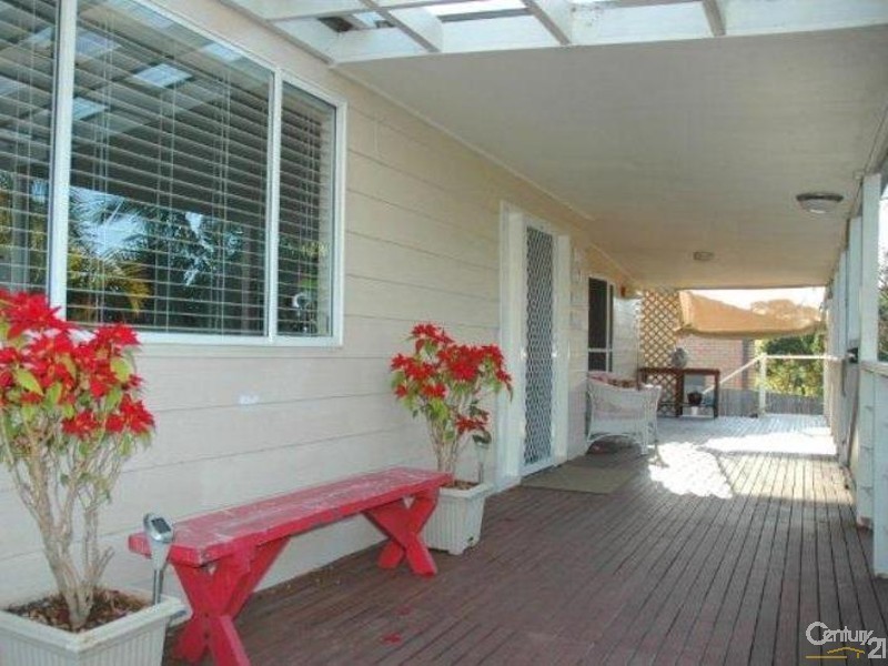 1 Robertson Road, Valentine NSW 2280