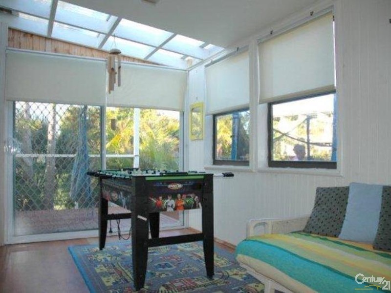 1 Robertson Road, Valentine NSW 2280