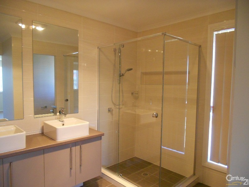 20 Highfields Parade, Highfields NSW 2289