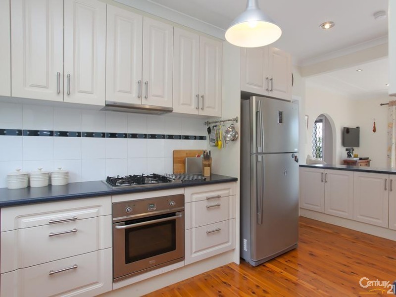 8 Crossland Street, Adamstown Heights NSW 2289