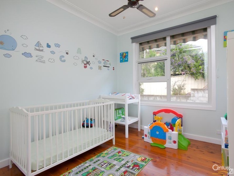 8 Crossland Street, Adamstown Heights NSW 2289