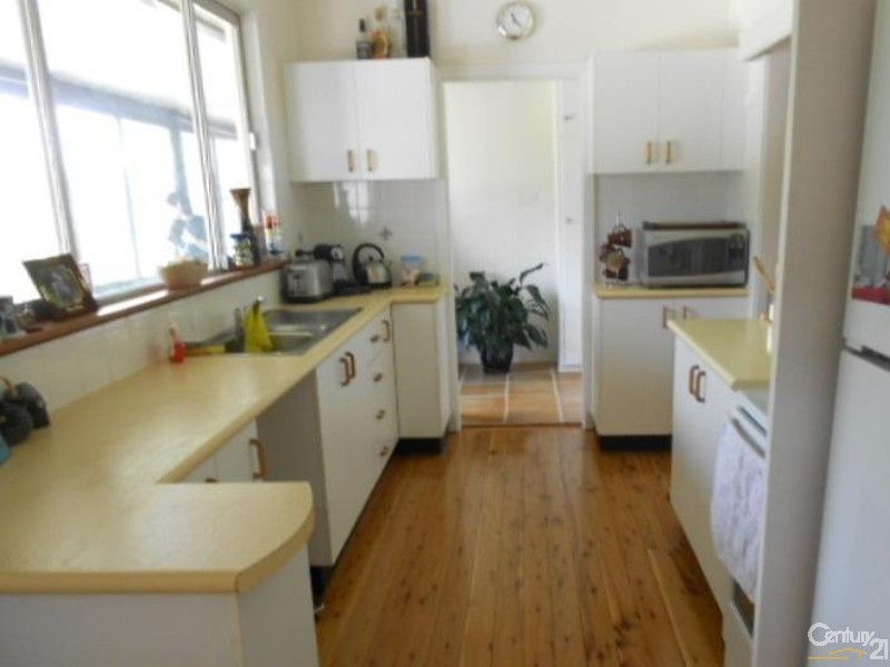 4 Lemana Place, Kahibah NSW 2290