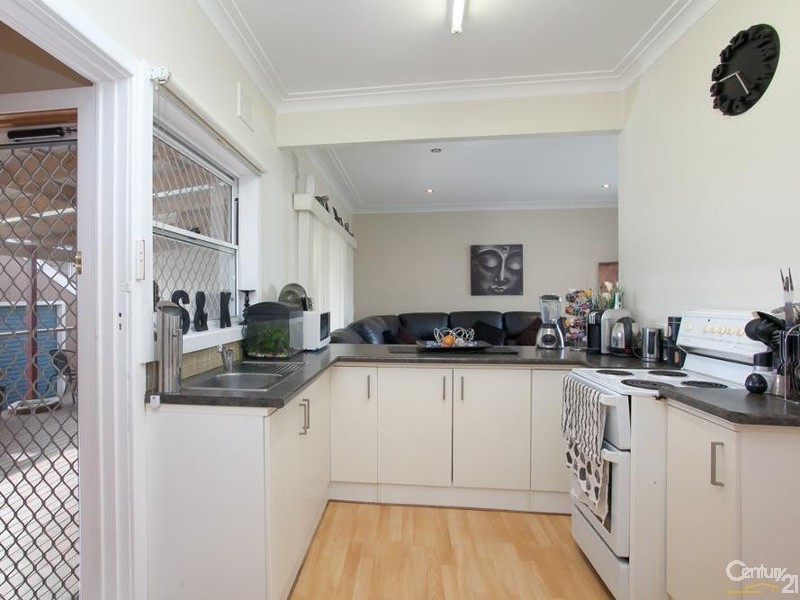 18 Harry Street, Belmont South NSW 2280
