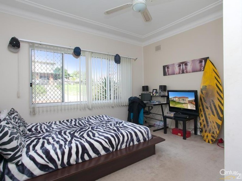 18 Harry Street, Belmont South NSW 2280
