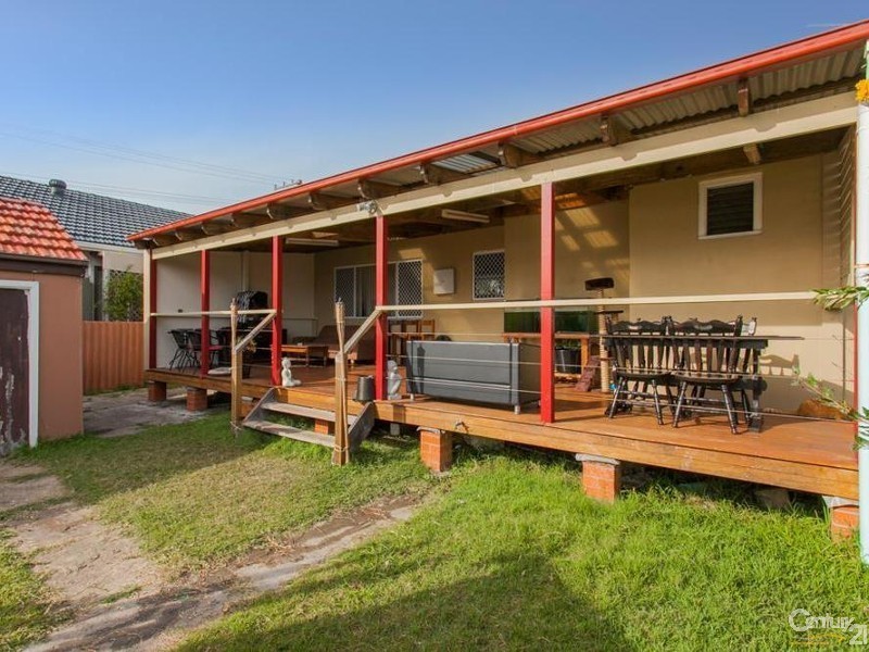 18 Harry Street, Belmont South NSW 2280