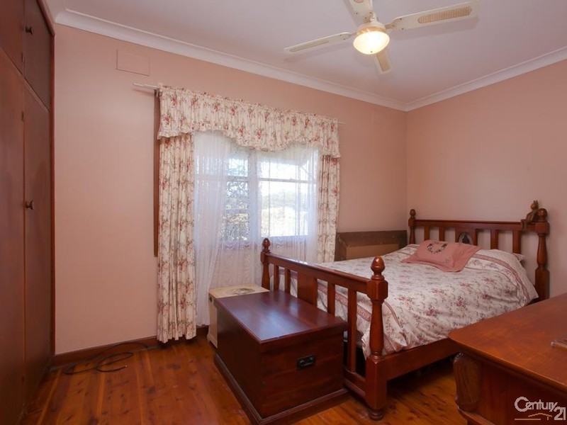 12 Tennent Road, Mount Hutton NSW 2290