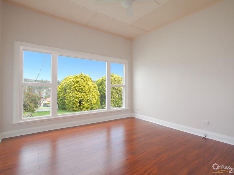 10 Tennent Road, Mount Hutton NSW 2290