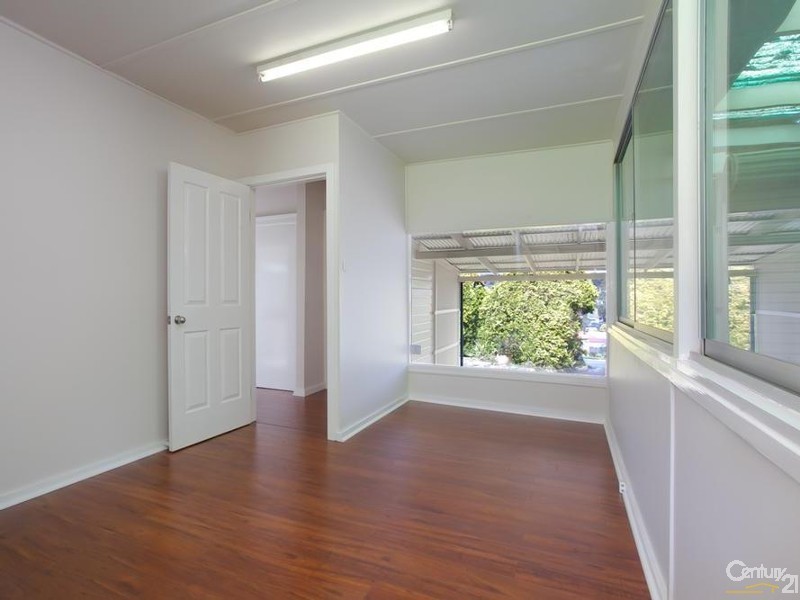 10 Tennent Road, Mount Hutton NSW 2290