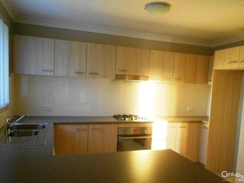 5 Harcourt Parade, Macquarie Hills NSW 2285