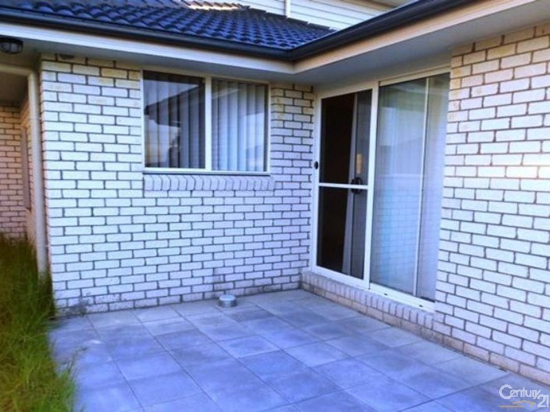 5 Harcourt Parade, Macquarie Hills NSW 2285