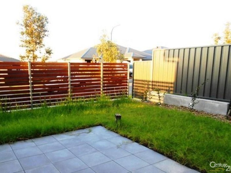 5 Harcourt Parade, Macquarie Hills NSW 2285