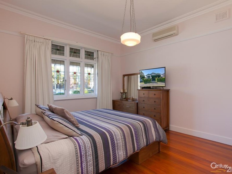 2 Vere Road, Adamstown NSW 2289
