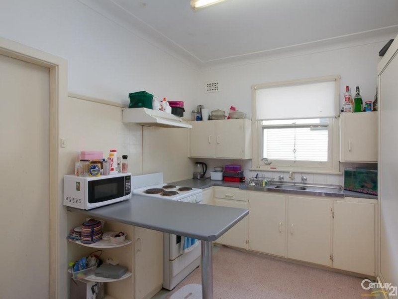 9 Howell Street, Kotara NSW 2289