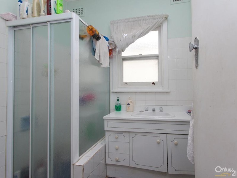 9 Howell Street, Kotara NSW 2289