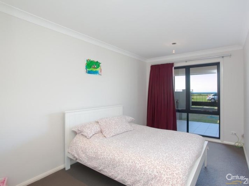 10 Booth Street, Stockton NSW 2295