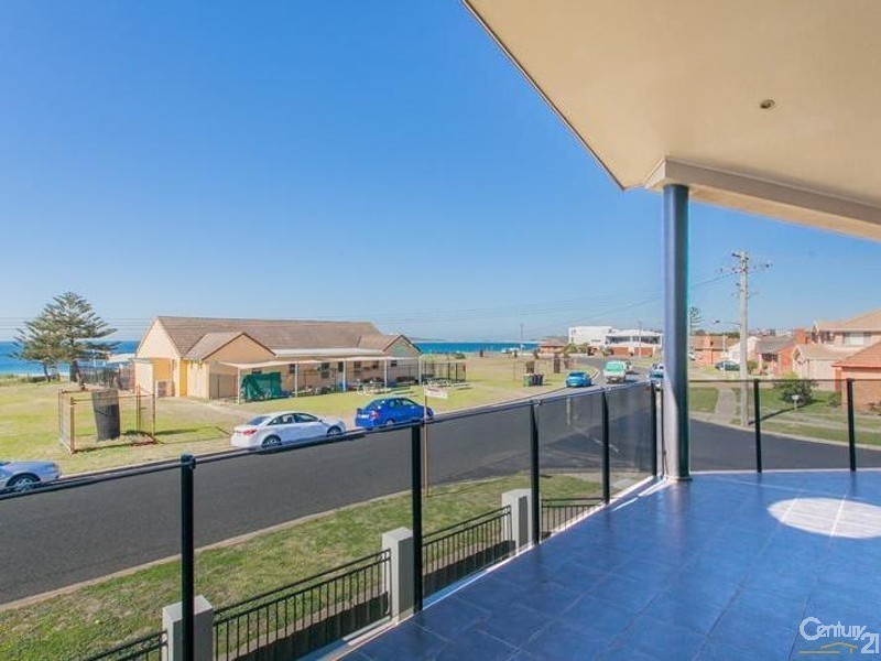 10 Booth Street, Stockton NSW 2295