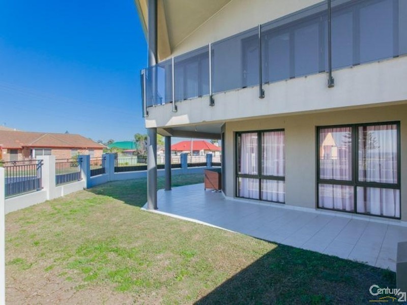 10 Booth Street, Stockton NSW 2295