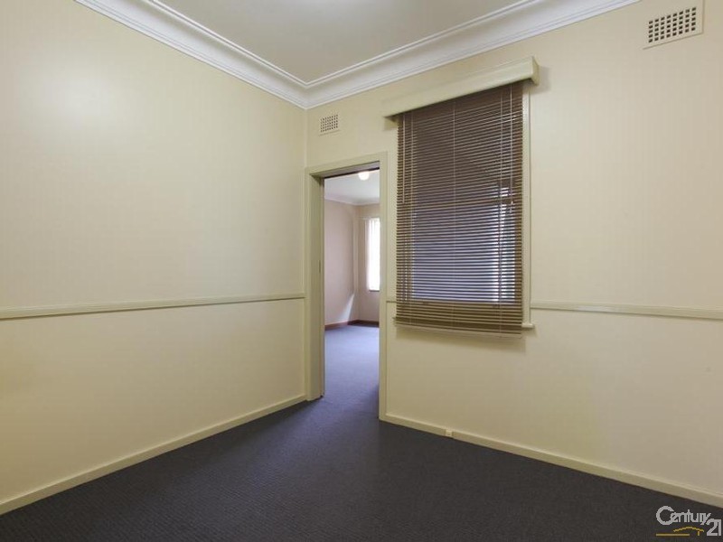 13 Dunkley Parade, Mount Hutton NSW 2290