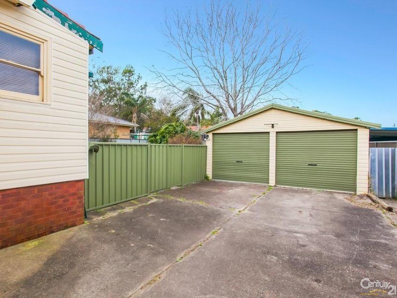 13 Dunkley Parade, Mount Hutton NSW 2290