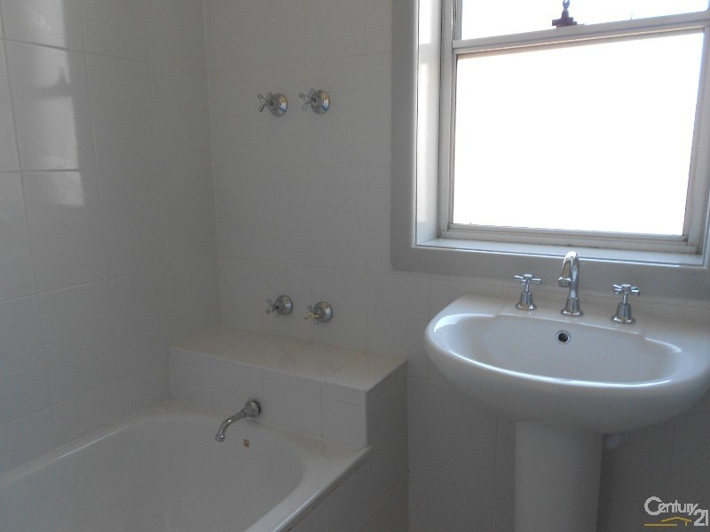 3 Barrie Cresent, Stockton NSW 2295