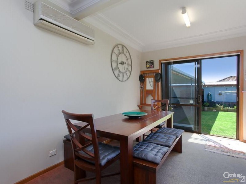 13 Robert Street, Belmont South NSW 2280